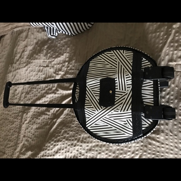 Henri Bendel suitcase with wheels - Picture 2 of 8